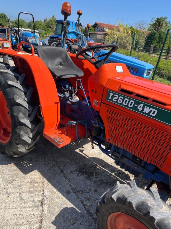 TRATOR DAEDONG 2600 - Image 2